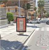 Mupi en C/Gibraltar junto a la playa de la Fossa en Calpe